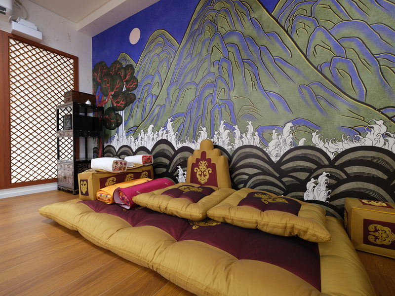 안채 3층 · 보료를 펴 둔 모습